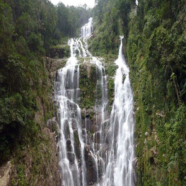 Cachoeira Véu da Noiva (Água Branca)
