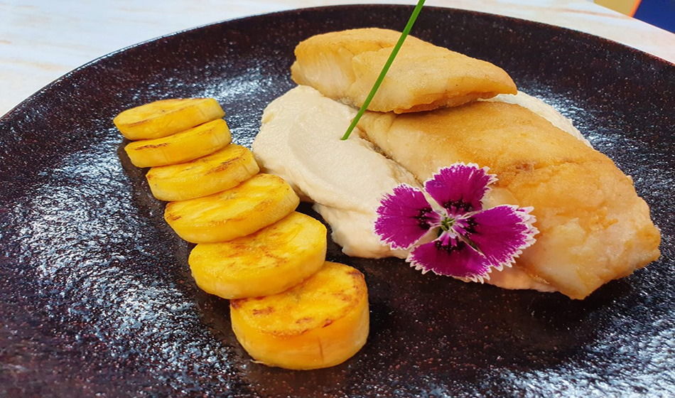 #dicagastronômica Robalo grelhado com palmito pupunha e banana da terra de Ilha Comprida